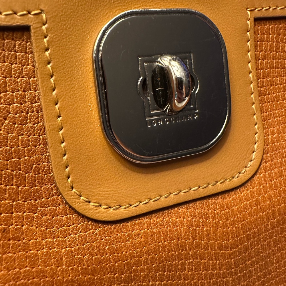 Gorgeous Longchamp Cognac Zippy Wallet - Picture 3 of 9